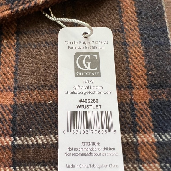 NWT CHARLIE PAGE plaid wool wristlet.  Brown, navy blue. - Picture 4 of 7